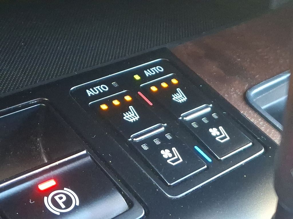 Thumbnail: 2020 Lexus RX - 26