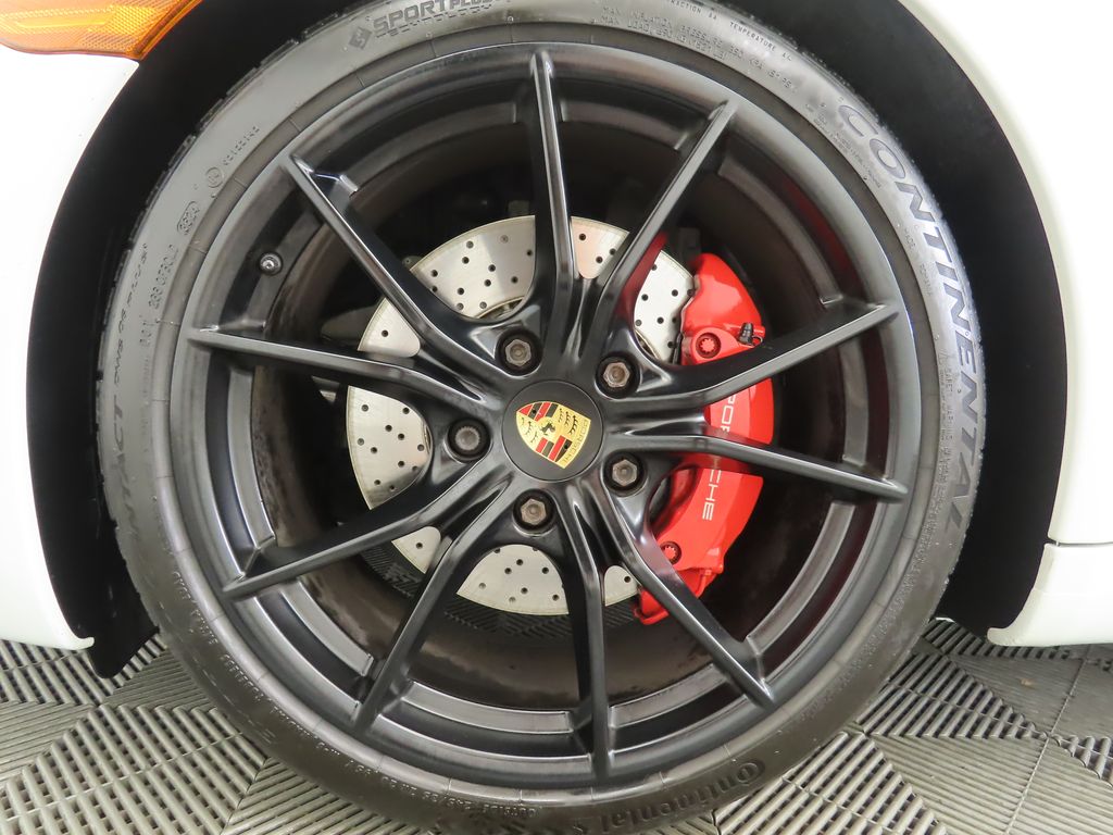 Thumbnail: 2019 Porsche 911 - 27