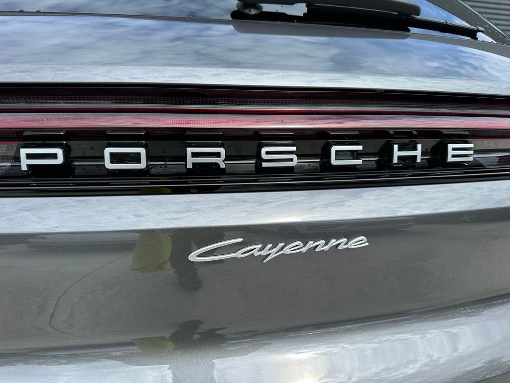 2024 Porsche Cayenne  12