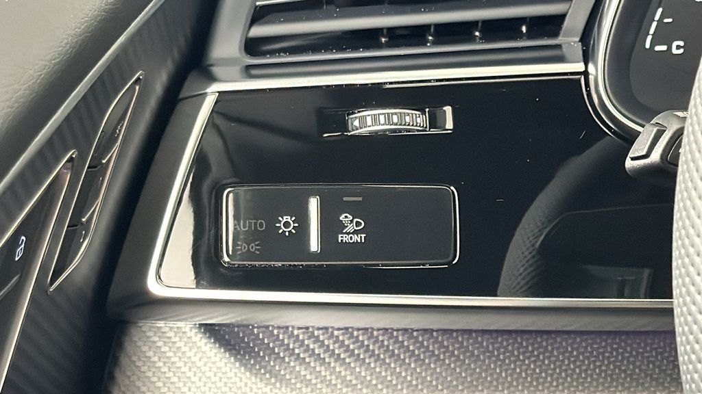 Thumbnail: 2024 Audi SQ8 - 17