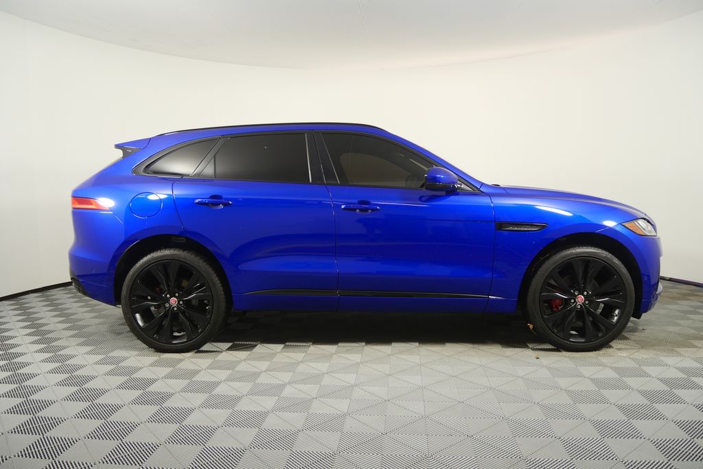 Thumbnail: 2019 Jaguar F-Pace - 2