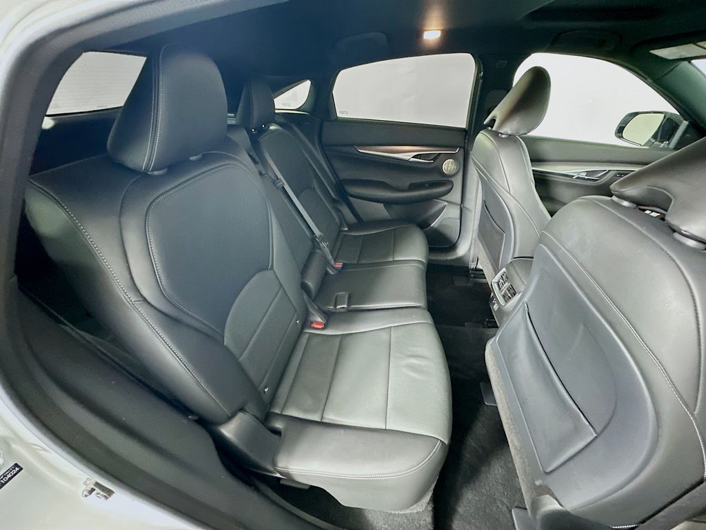 2022 INFINITI QX55 Essential 28
