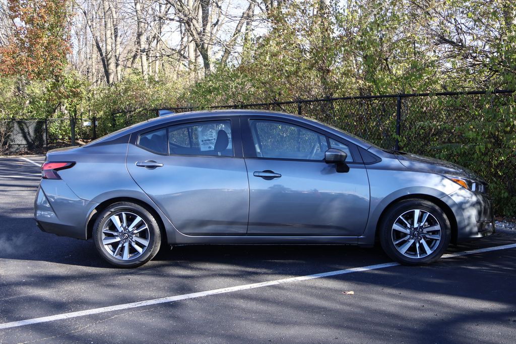 2023 Nissan Versa 1.6 SV 9