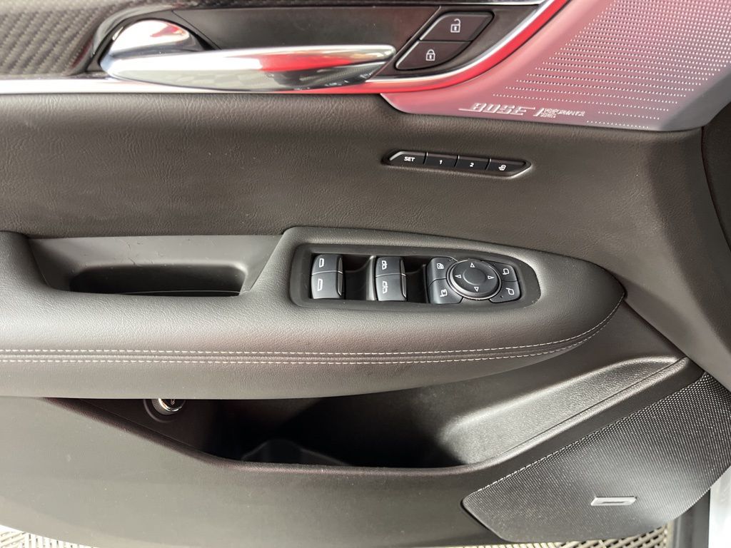 Thumbnail: 2025 Cadillac XT6 - 31