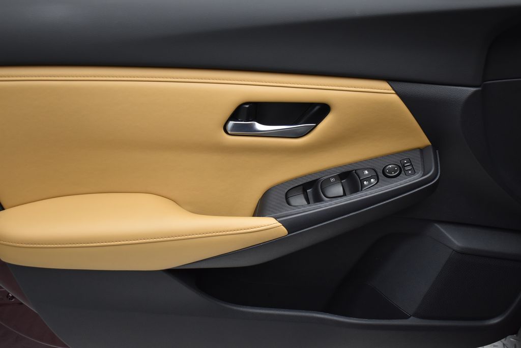 Thumbnail: 2023 Nissan Sentra - 9