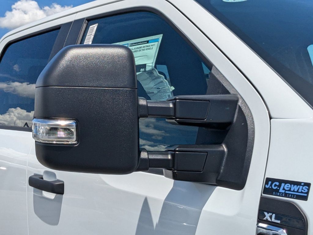 2025 Ford F-550 Super Duty 
