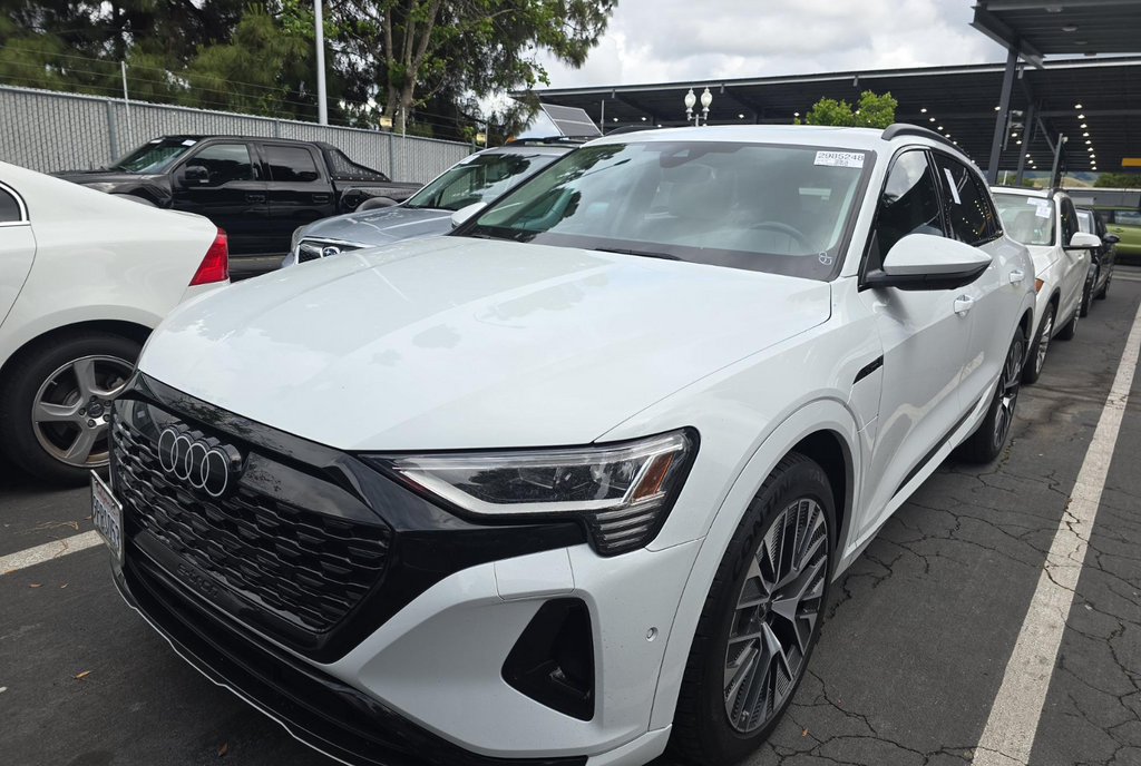 2024 Audi Q8 e-tron quattro Premium Plus AWD