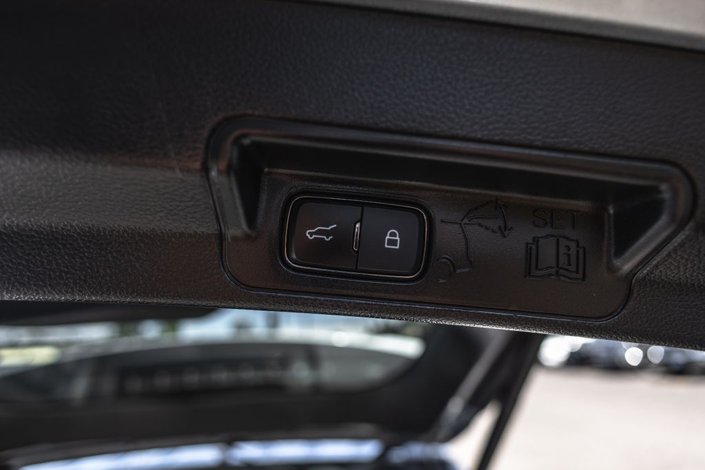 2022 Ford Explorer Limited thumbnail 34