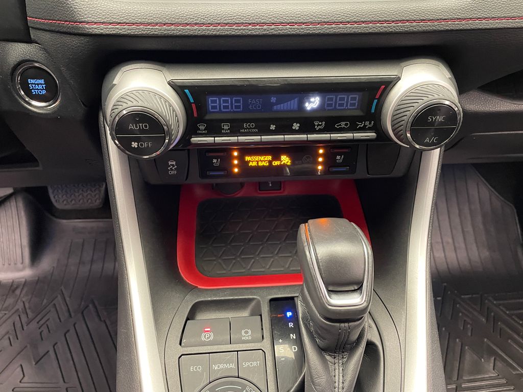 Thumbnail: 2020 Toyota RAV4 - 27