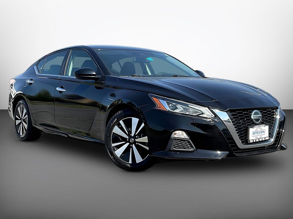 2021 Nissan Altima Negro (Super Black) Sedán Tracción delantera Transmisión variable continua