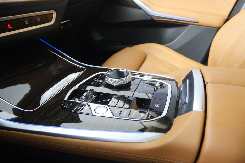 Thumbnail: 2024 BMW X7 - 25