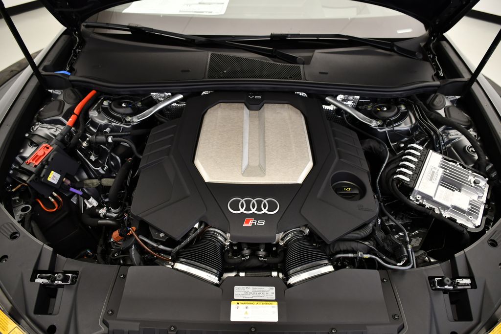 Thumbnail: 2026 Audi RS 6 - 10