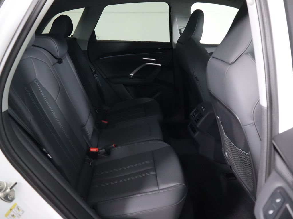 Thumbnail: 2025 Audi Q5 - 24