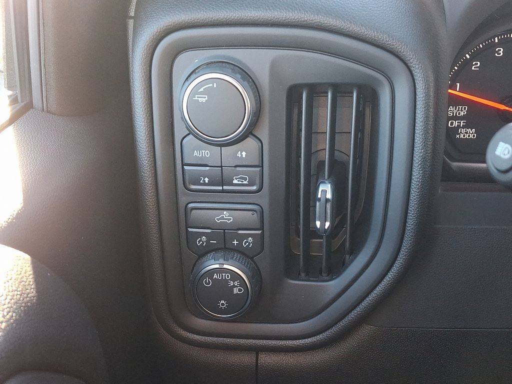 Thumbnail: 2025 Chevrolet Silverado 1500 - 22