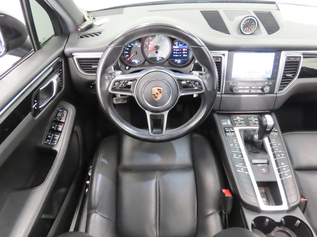 Thumbnail: 2017 Porsche Macan - 15