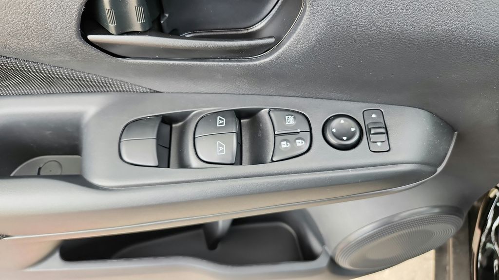 2025 Nissan Kicks Play