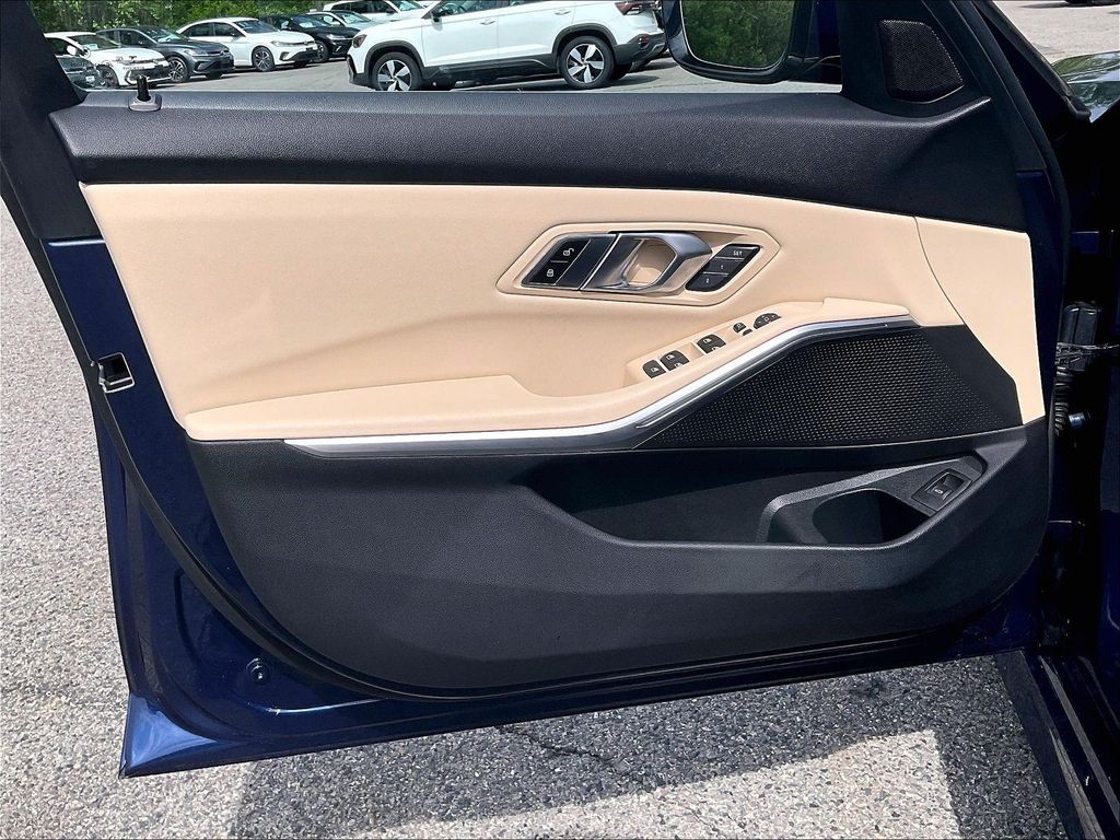 2019 BMW 3 Series — photo 9