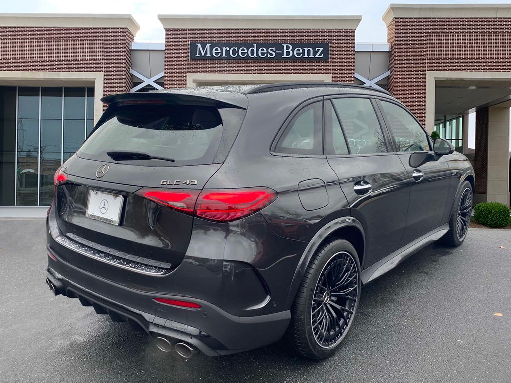 2025 Mercedes-Benz GLC 43 AMG 5