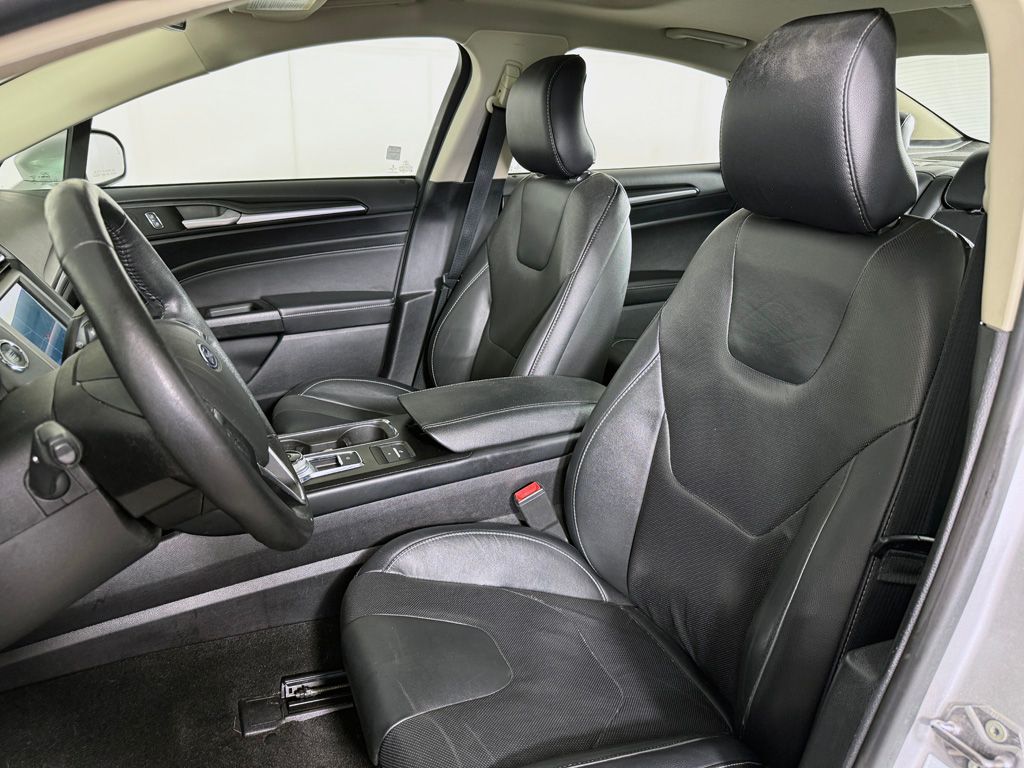 Used 2019 Silver Ford Titanium image 28