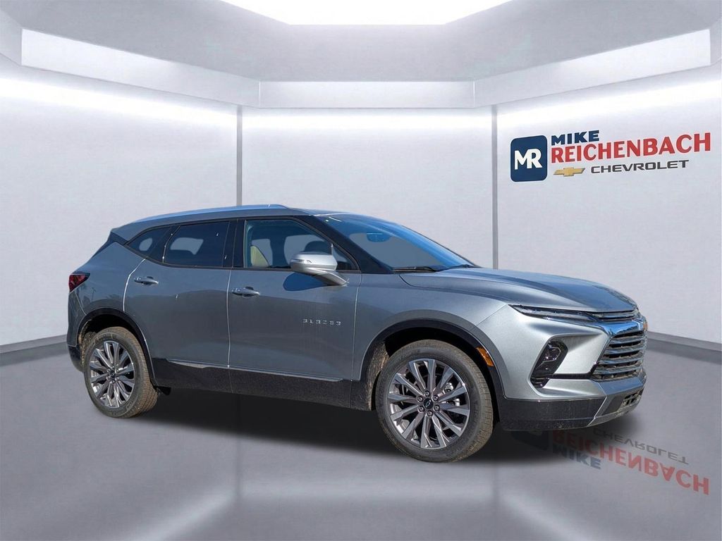 Sterling Gray Metallic 2025 Chevrolet Blazer SUV / Crossover Front-Wheel Drive 9-Speed Automatic Overdrive