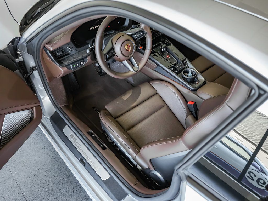 New 2026  Porsche Carrera 4S image 4