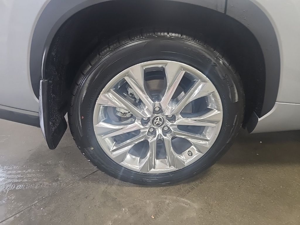 Used 2023 Toyota Highlander SUV