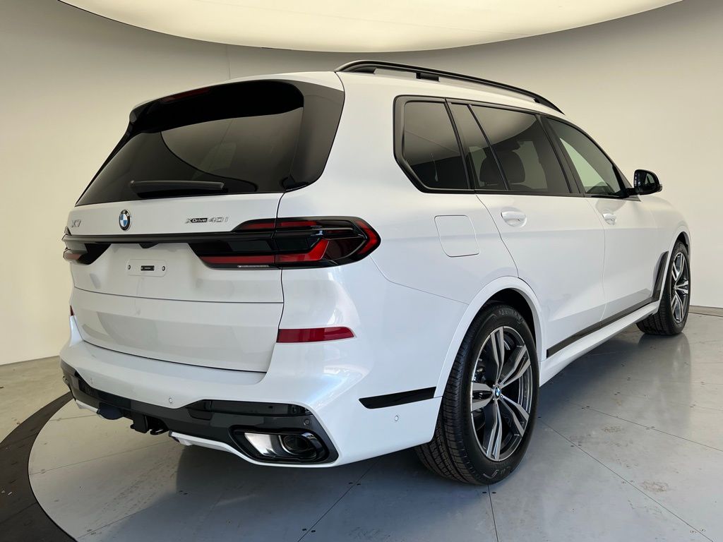 Thumbnail: 2026 BMW X7 - 3