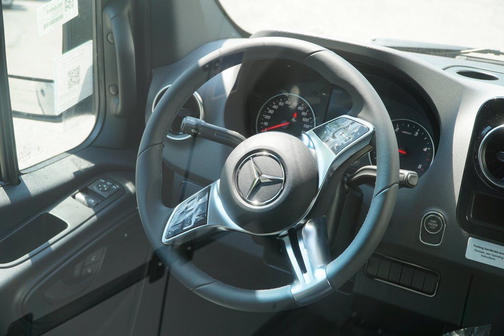 Sprinter Cargo Van 2500 w/144-Inch Wheelbase