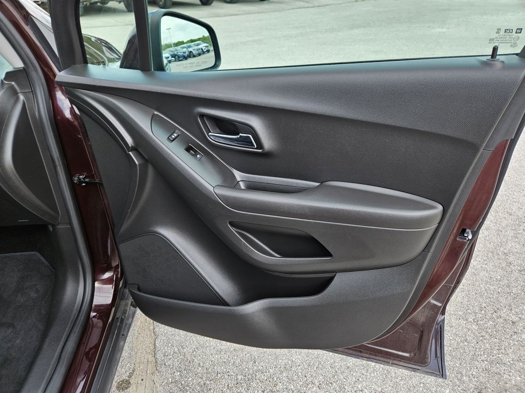 Used 2020 Chevrolet Trax SUV
