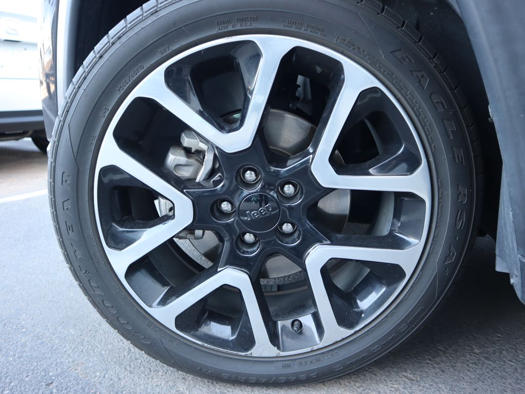 Thumbnail: 2018 Jeep Compass - 17