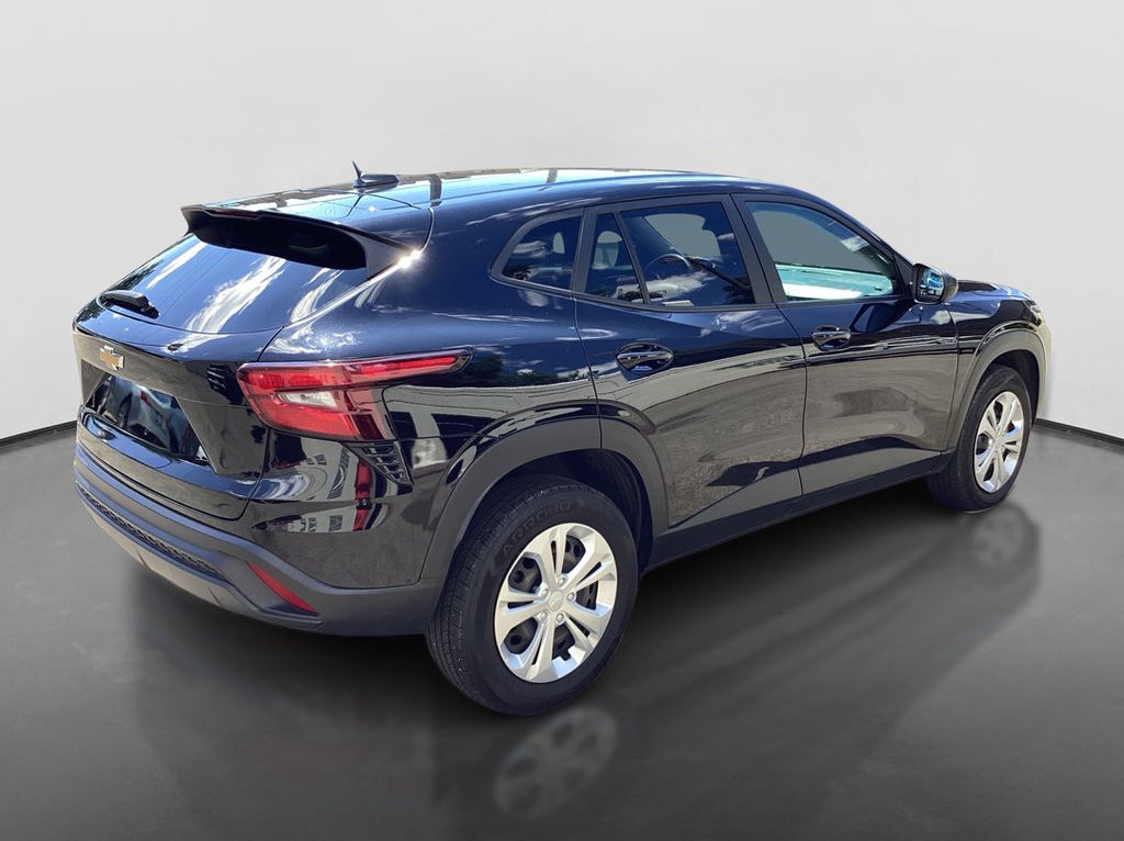 Used 2024 Chevrolet Trax SUV