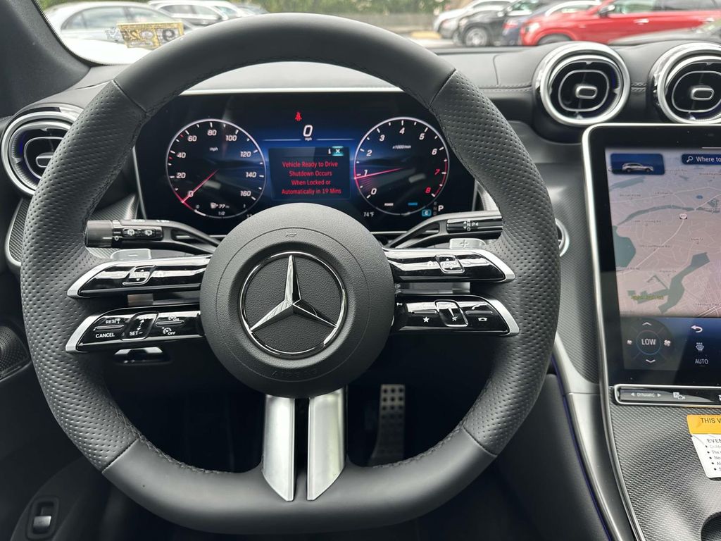 2025 Mercedes-Benz GLC 300 9