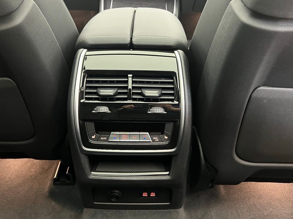 Thumbnail: 2026 BMW X5 - 9