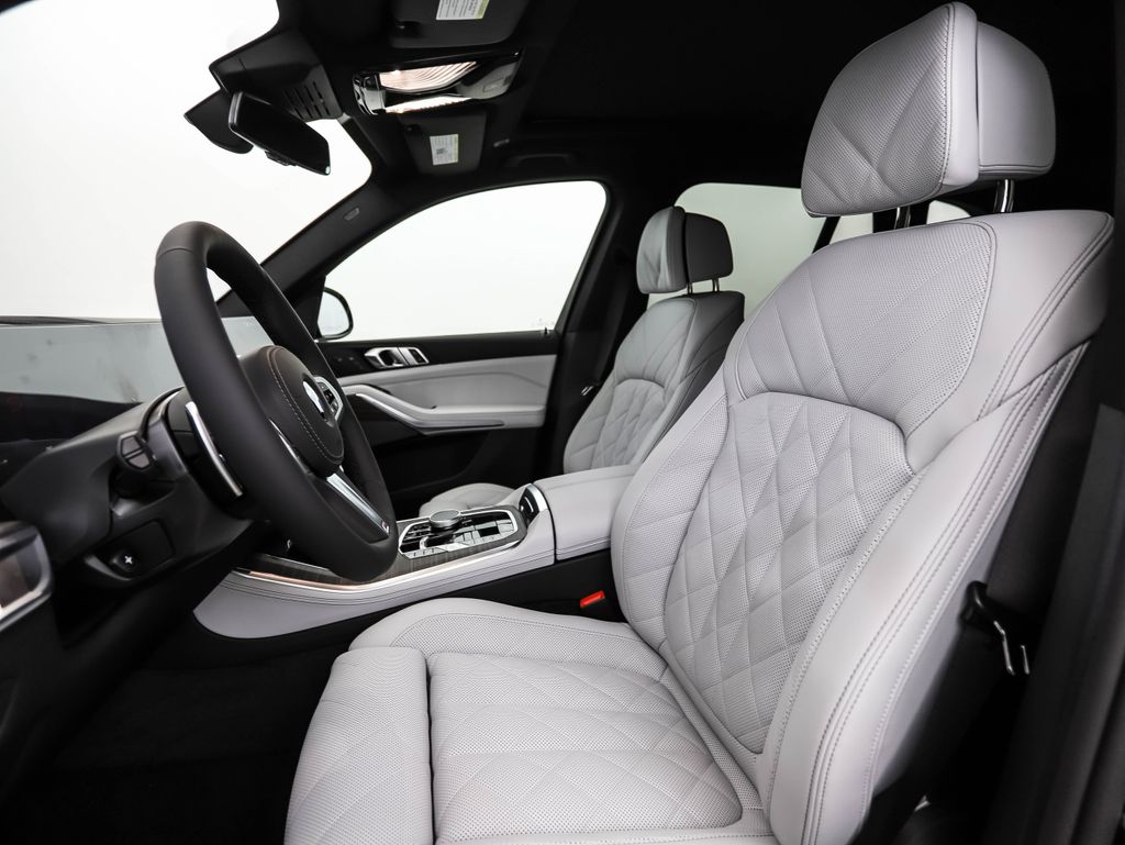 Thumbnail: 2026 BMW X5 - 11