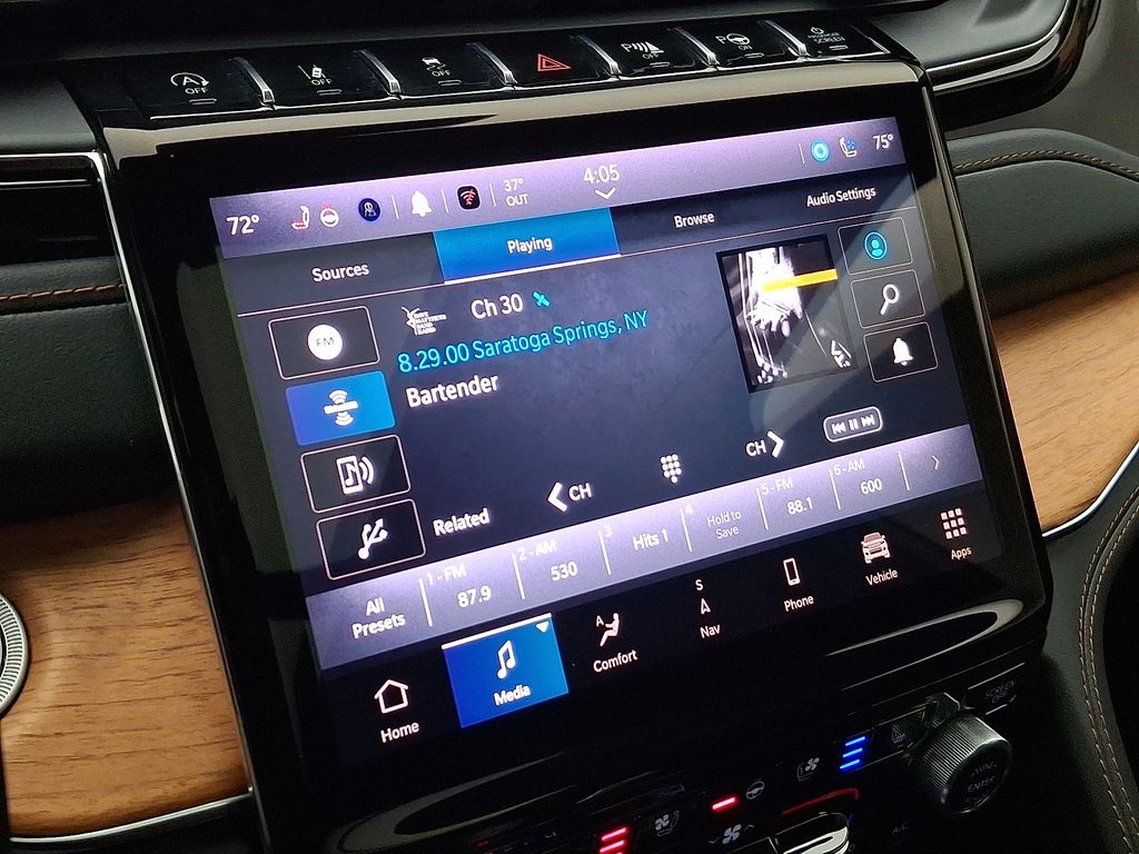 Thumbnail: 2023 Jeep Grand Cherokee - 18