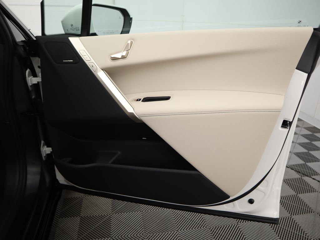 2025 BMW iX xDrive50 26