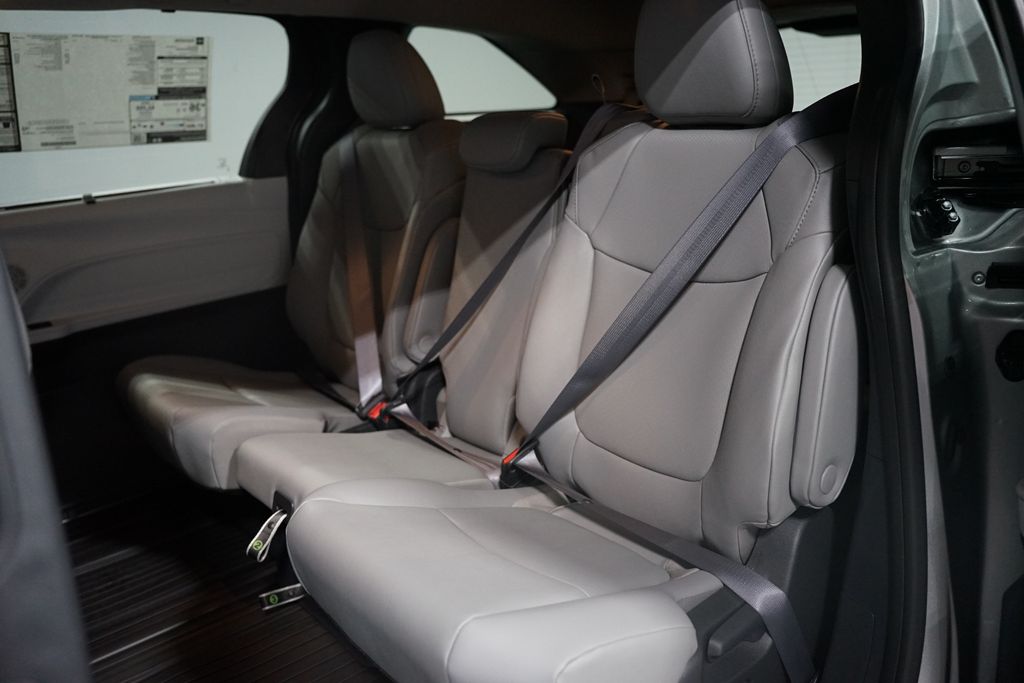 Thumbnail: 2025 Toyota Sienna - 14