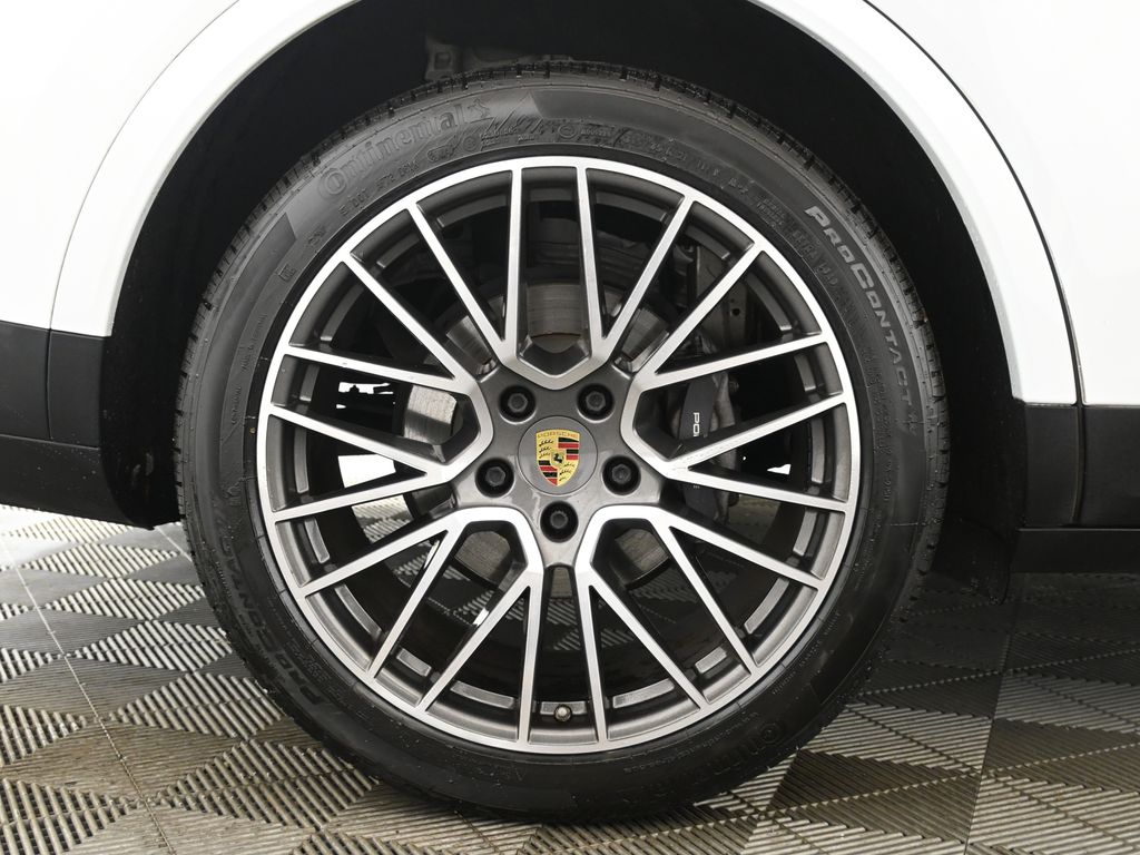 Thumbnail: 2022 Porsche Cayenne - 12