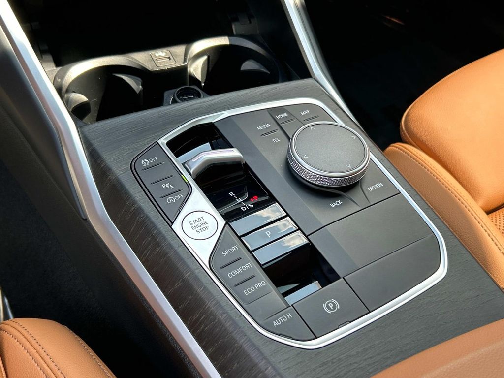 Thumbnail: 2024 BMW 3 Series - 12