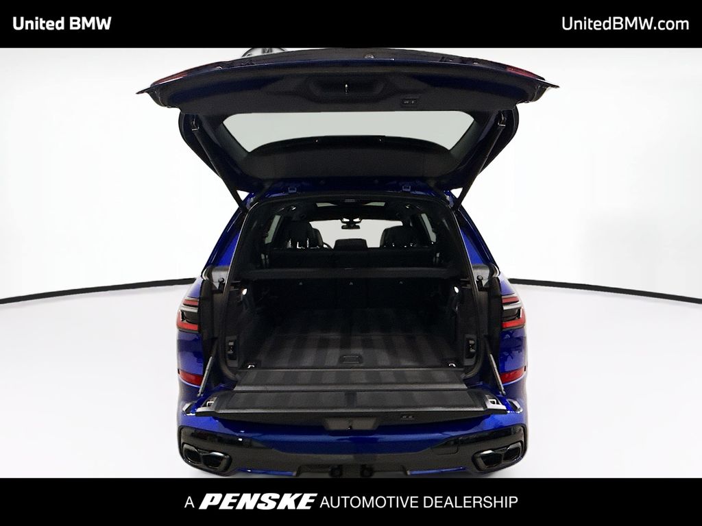 Thumbnail: 2025 BMW X7 - 14