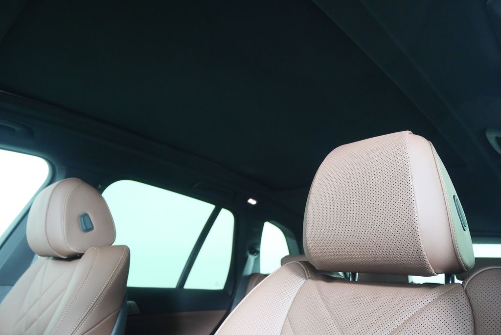 Thumbnail: 2026 BMW X5 - 12