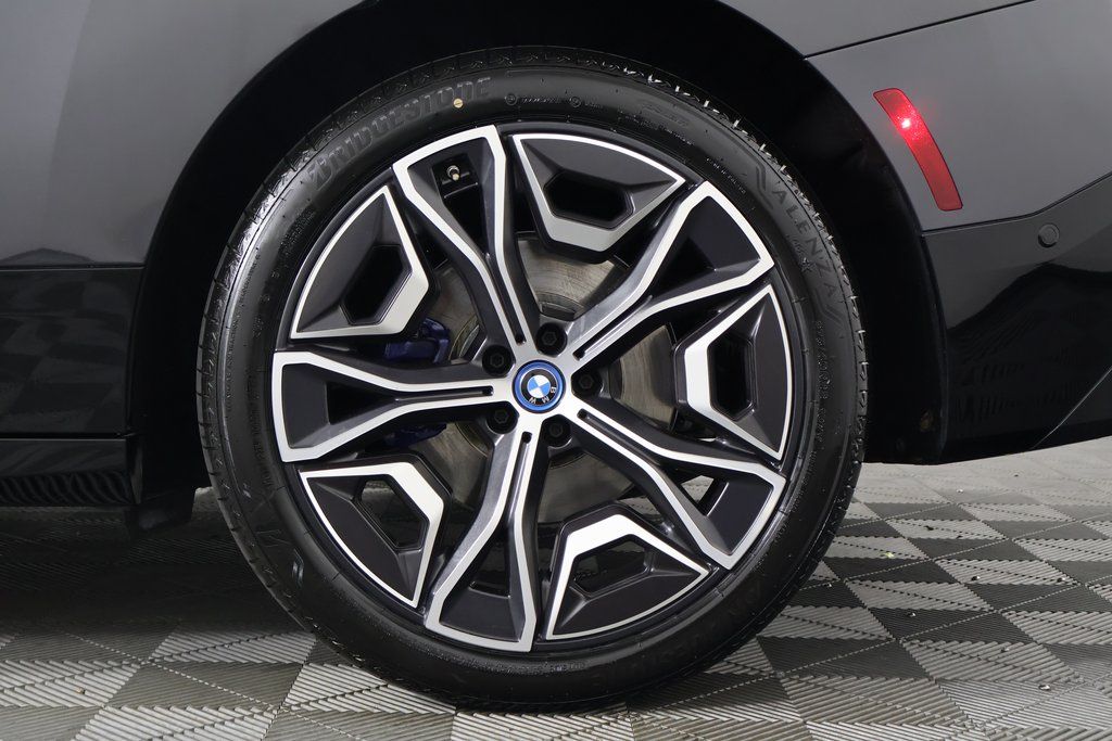 Thumbnail: 2024 BMW iX - 15