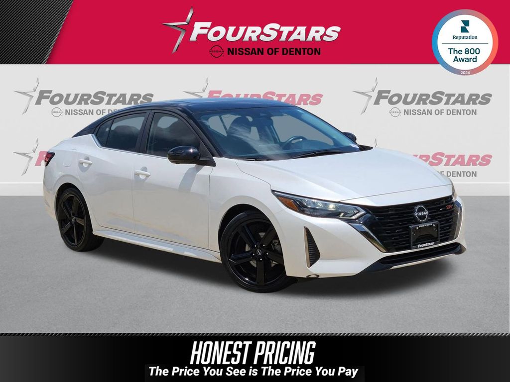 Aspen White Tricoat/Super Black 2024 Nissan Sentra SR FWD Sedan Front-Wheel Drive Continuously Variable Transmission