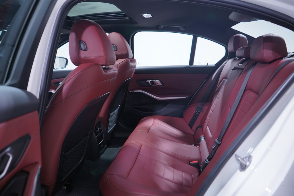 Thumbnail: 2023 BMW 3 Series - 9