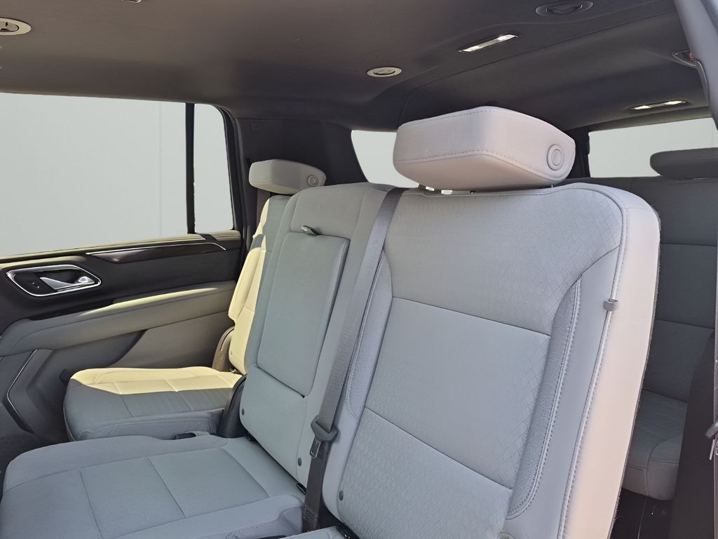 Used 2022 White GMC SLE image 19