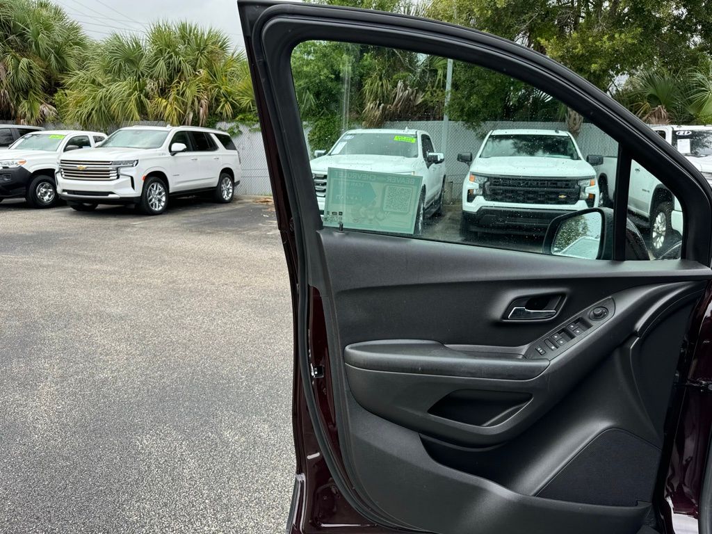 2021 Chevrolet Trax LT 32