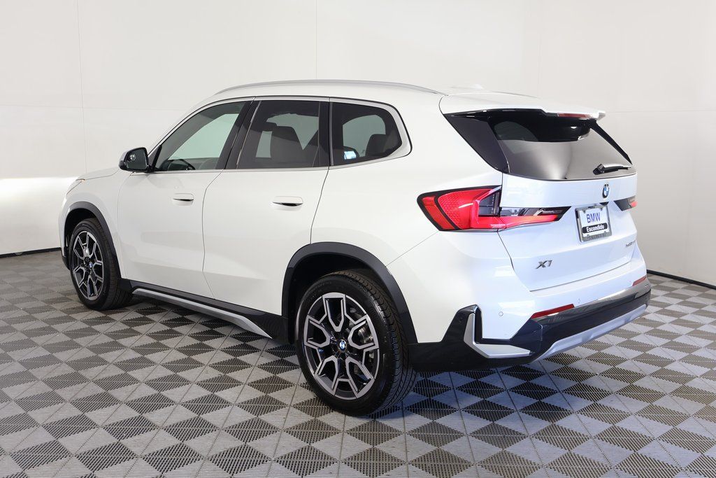 Thumbnail: 2023 BMW X1 - 6