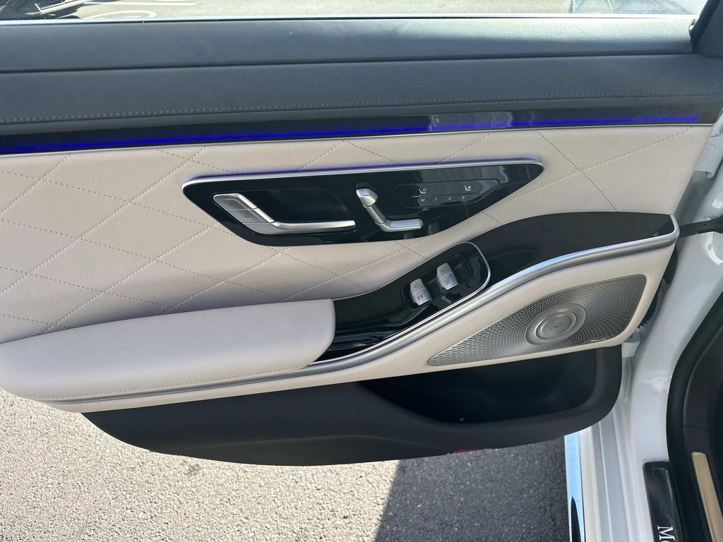 Thumbnail: 2024 Mercedes-Benz S-Class - 27