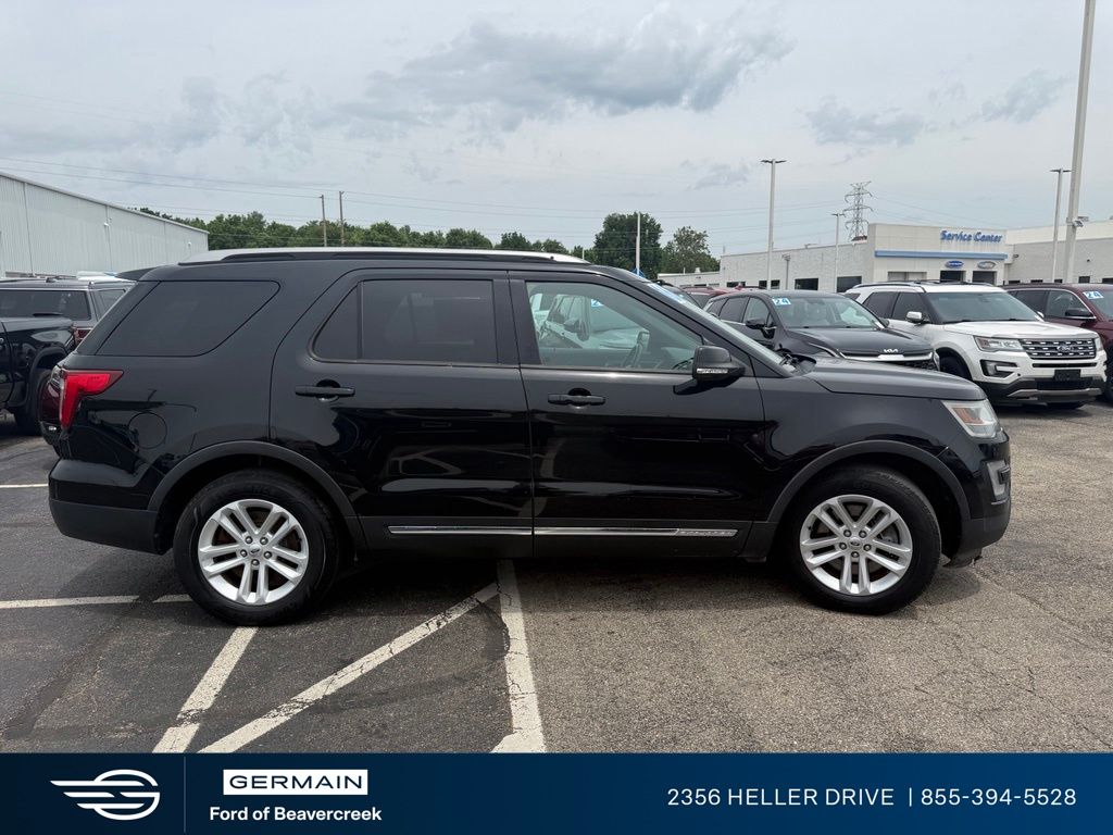 Used 2016 Black Ford XLT image 4