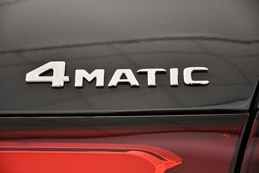 Thumbnail: 2025 Mercedes-Benz GLC - 10